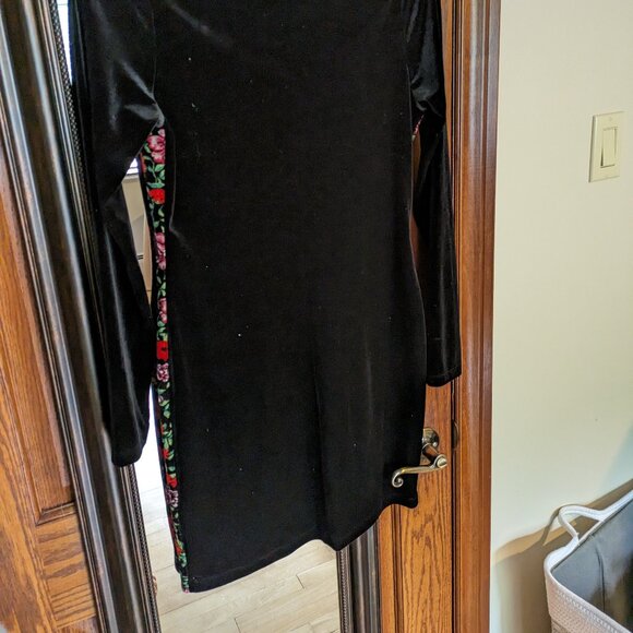 Floral Black Velvet Dress - Picture 3 of 5
